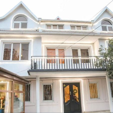 7 Star Bed & Breakfast Tbilisi ภายนอก รูปภาพ