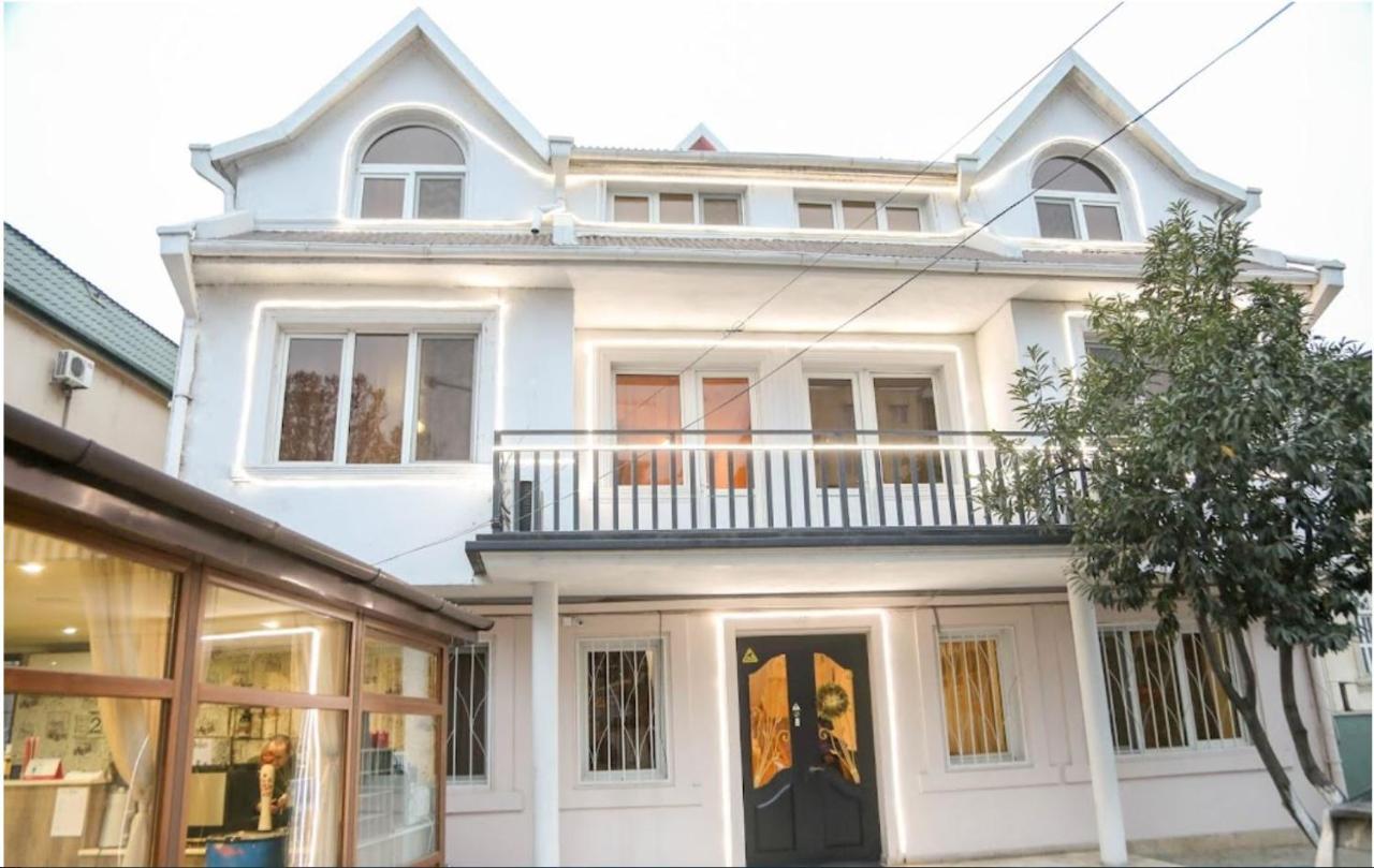 7 Star Bed & Breakfast Tbilisi ภายนอก รูปภาพ