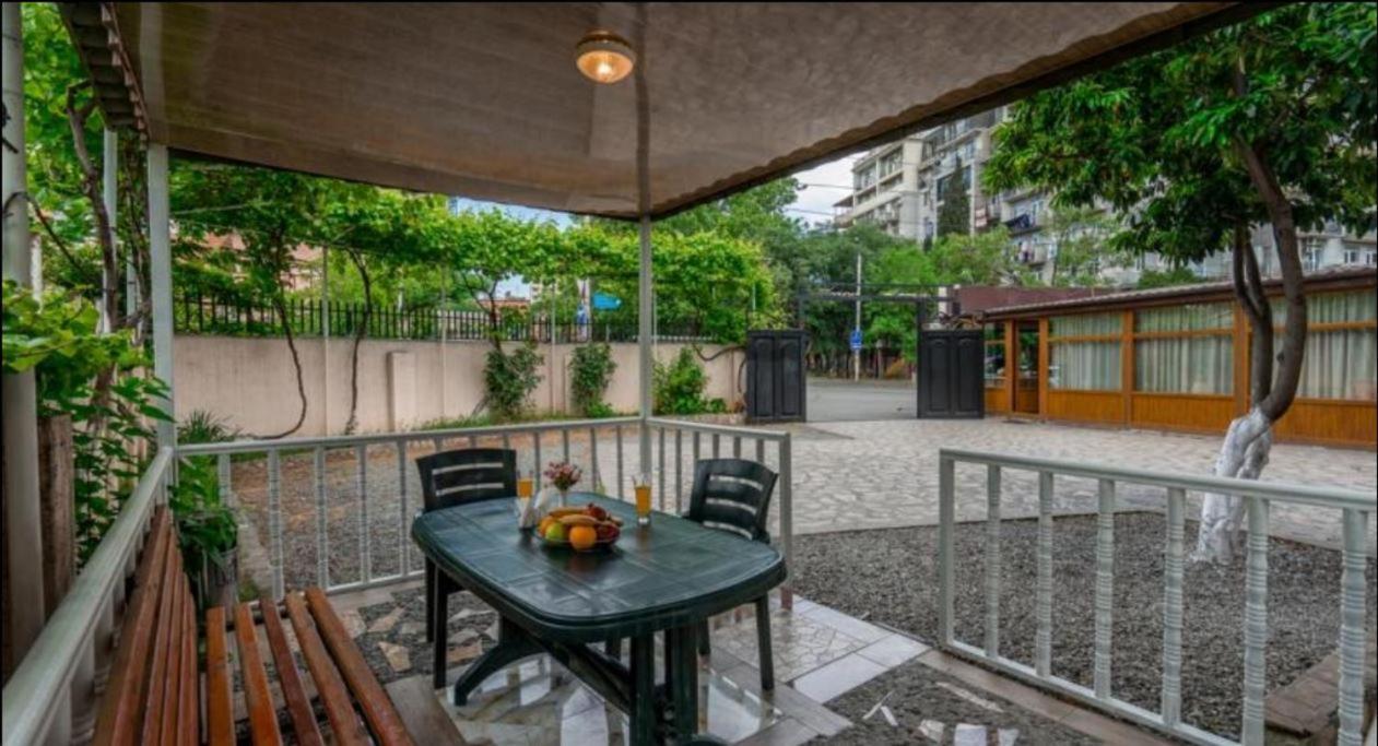 7 Star Bed & Breakfast Tbilisi ภายนอก รูปภาพ
