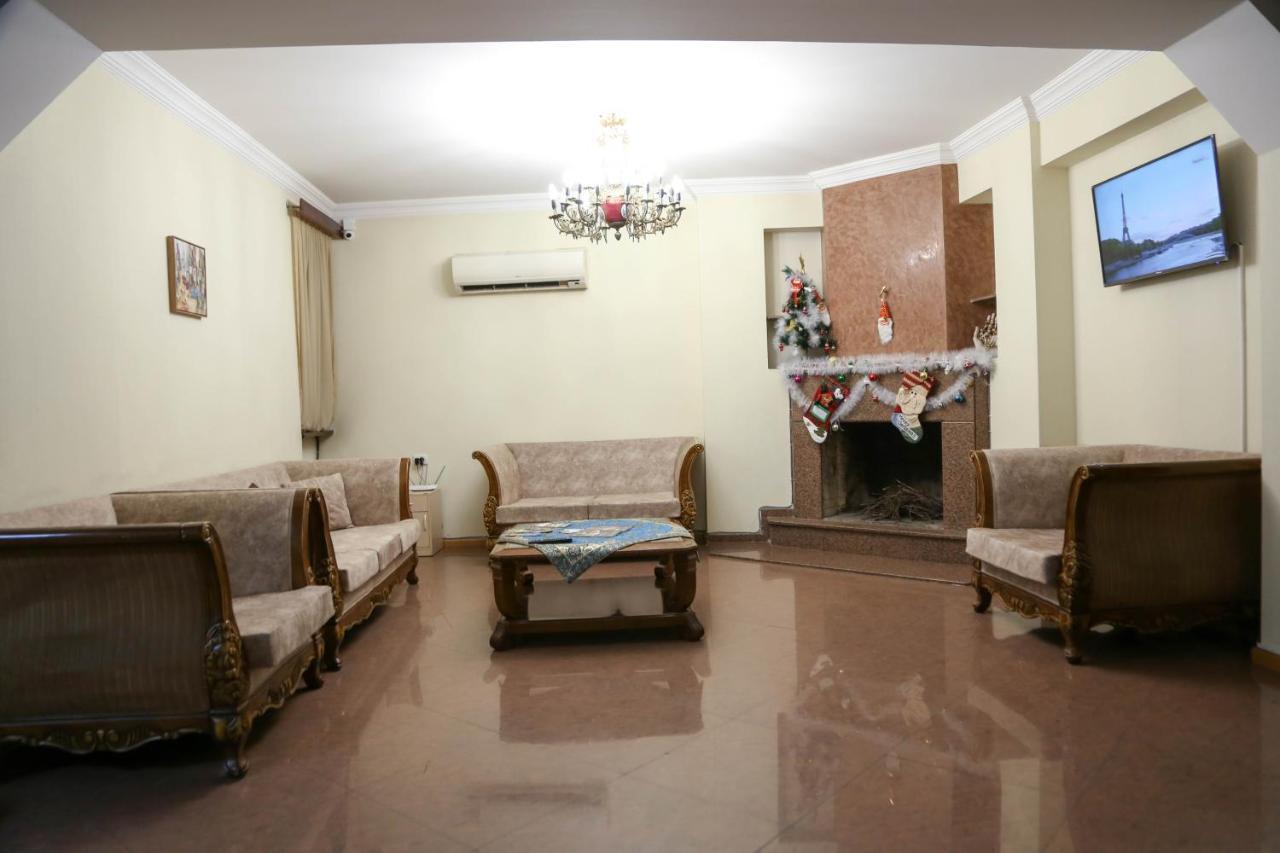 7 Star Bed & Breakfast Tbilisi ภายนอก รูปภาพ