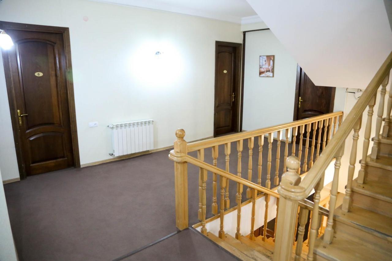 7 Star Bed & Breakfast Tbilisi ภายนอก รูปภาพ