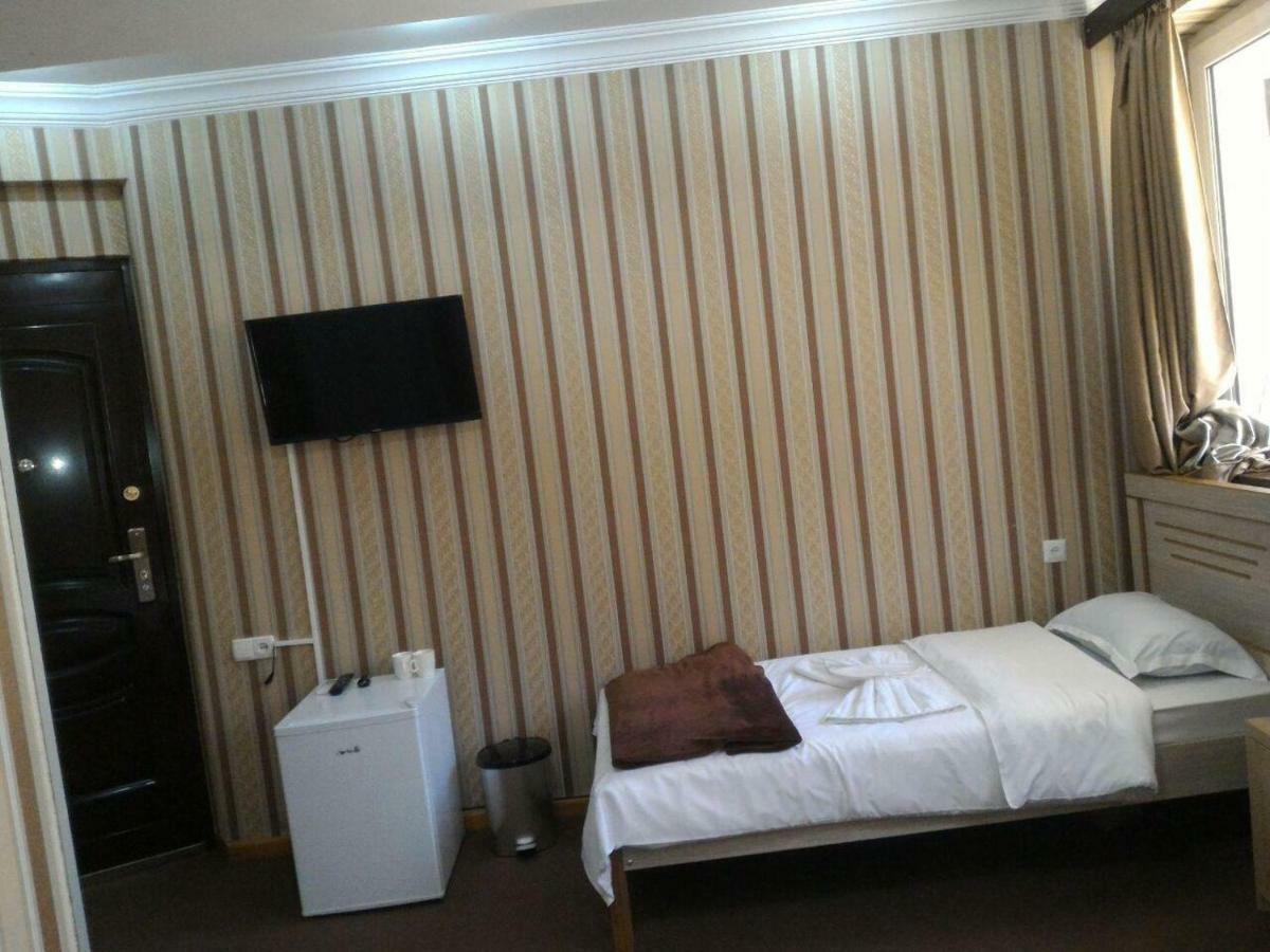 7 Star Bed & Breakfast Tbilisi ภายนอก รูปภาพ