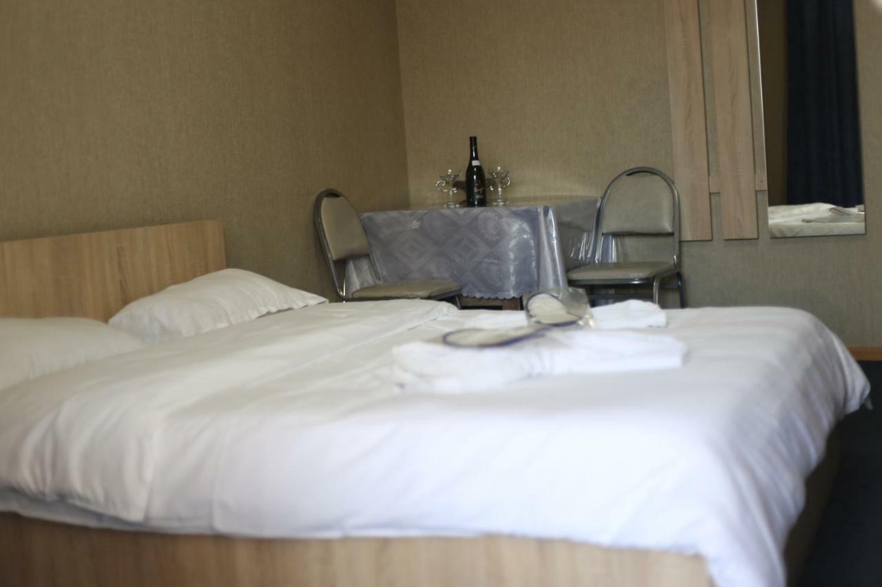 7 Star Bed & Breakfast Tbilisi ภายนอก รูปภาพ