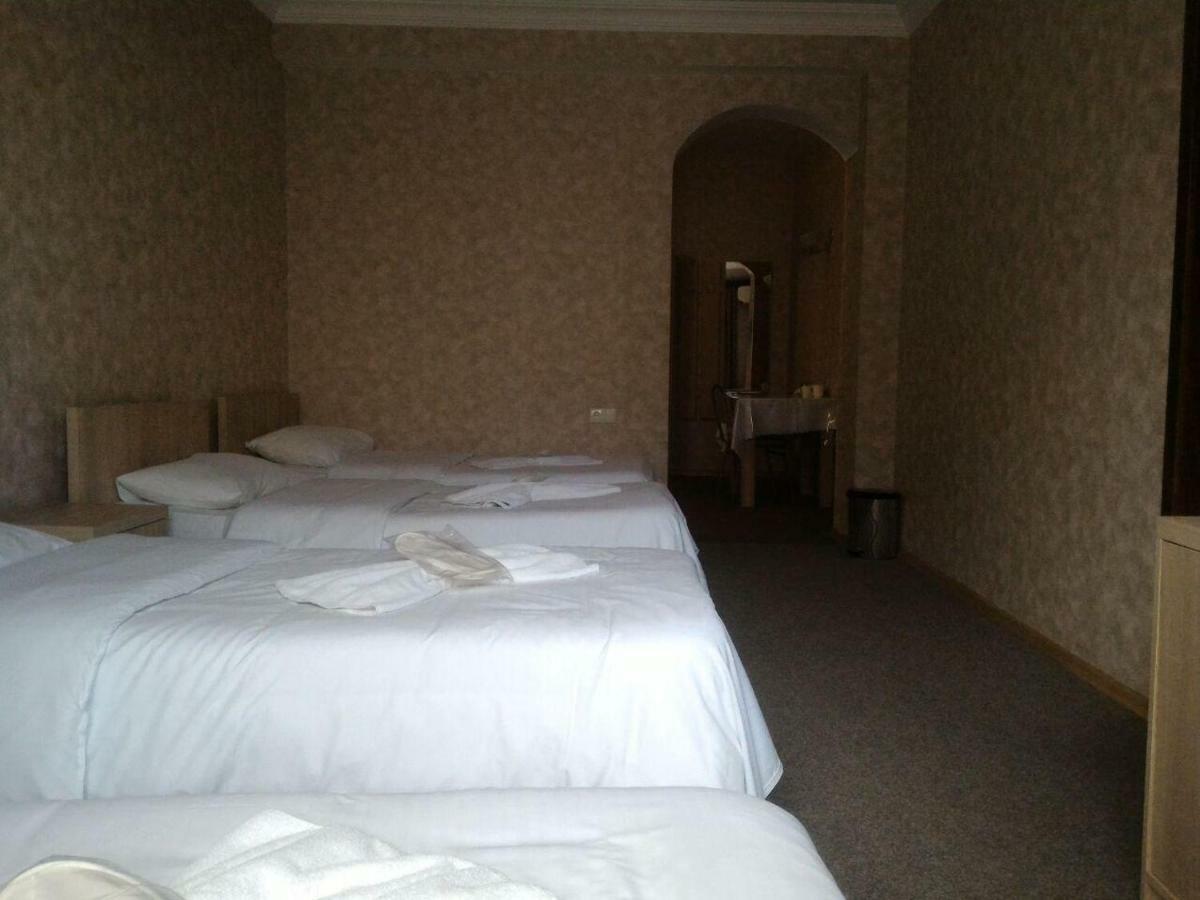 7 Star Bed & Breakfast Tbilisi ภายนอก รูปภาพ