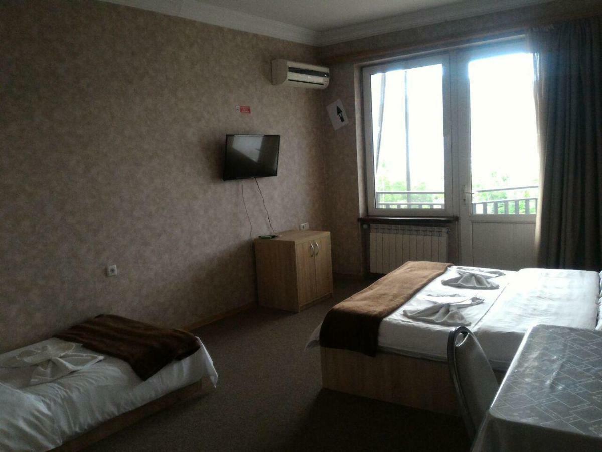 7 Star Bed & Breakfast Tbilisi ภายนอก รูปภาพ