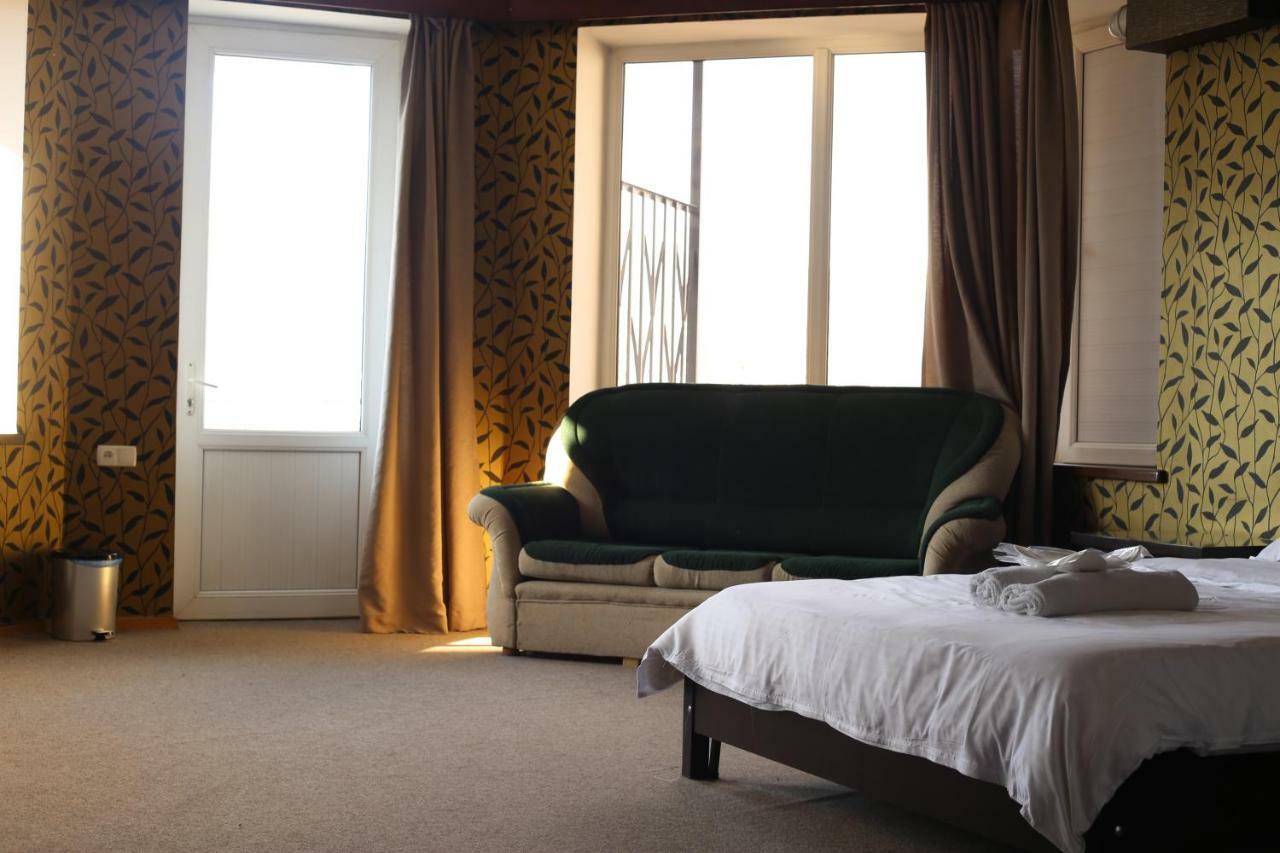 7 Star Bed & Breakfast Tbilisi ภายนอก รูปภาพ
