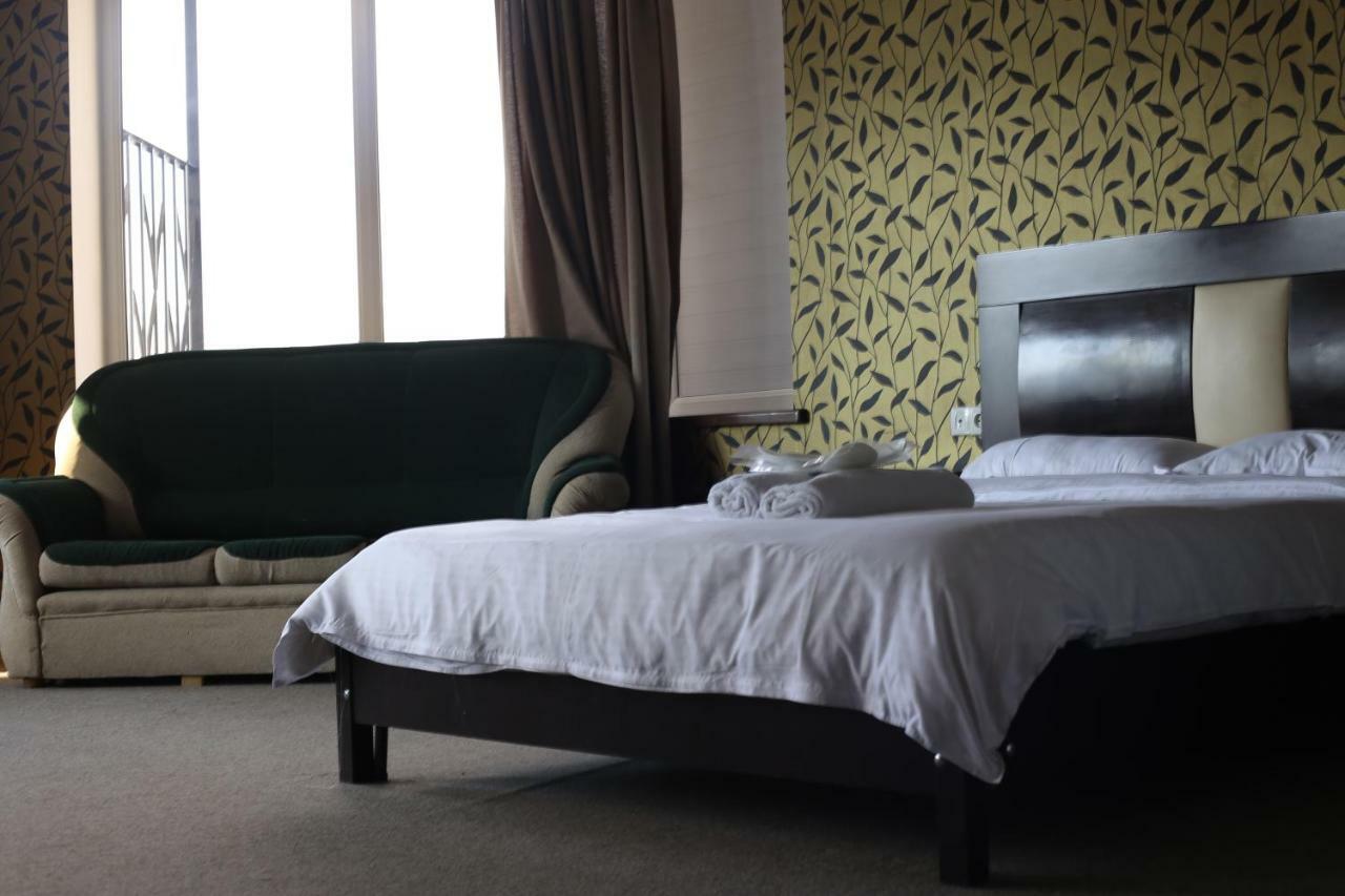 7 Star Bed & Breakfast Tbilisi ภายนอก รูปภาพ