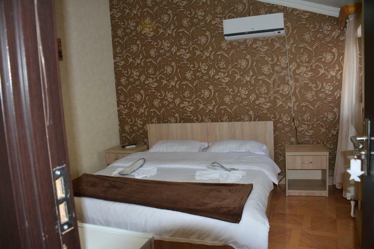7 Star Bed & Breakfast Tbilisi ภายนอก รูปภาพ