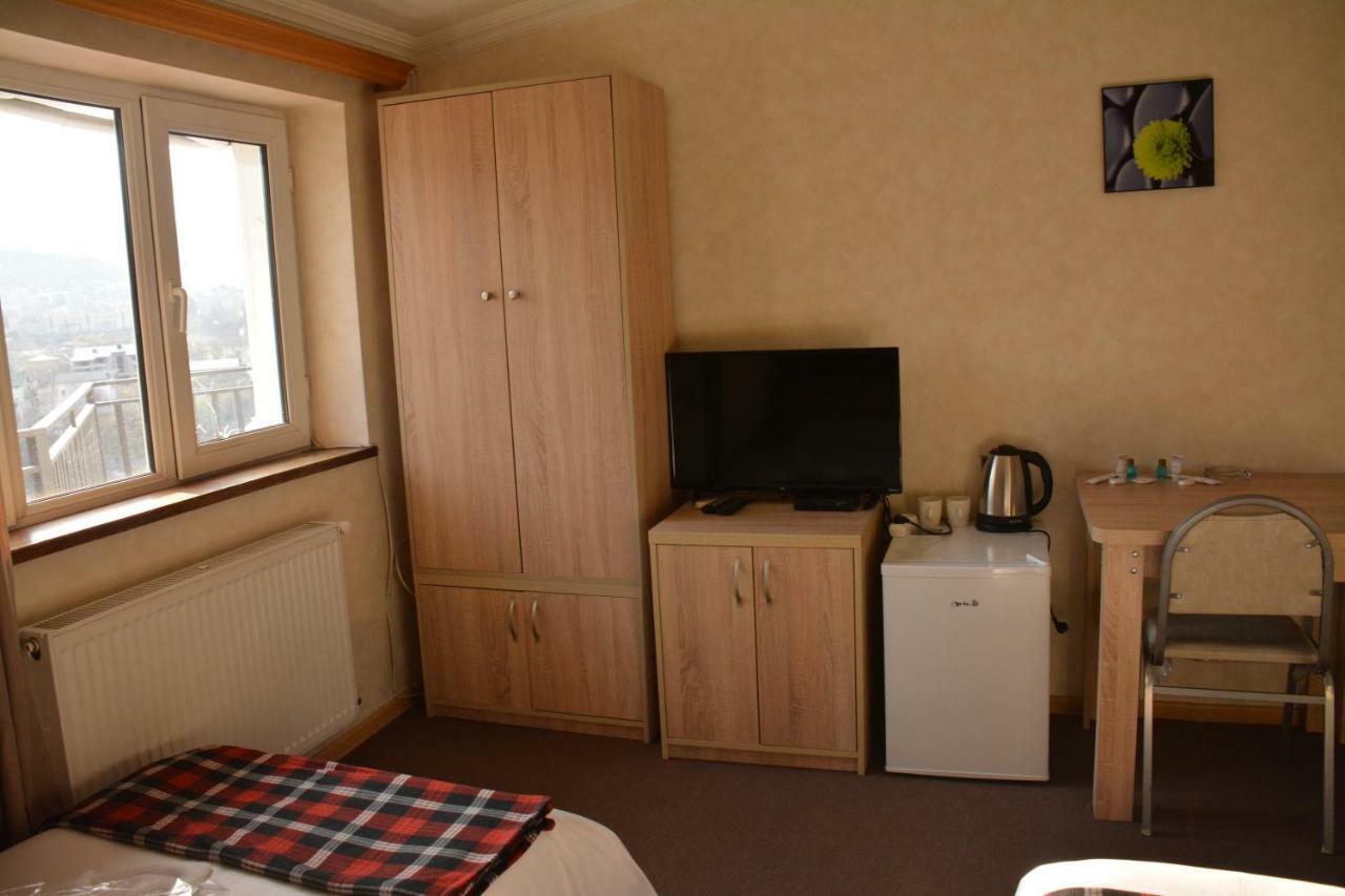 7 Star Bed & Breakfast Tbilisi ภายนอก รูปภาพ