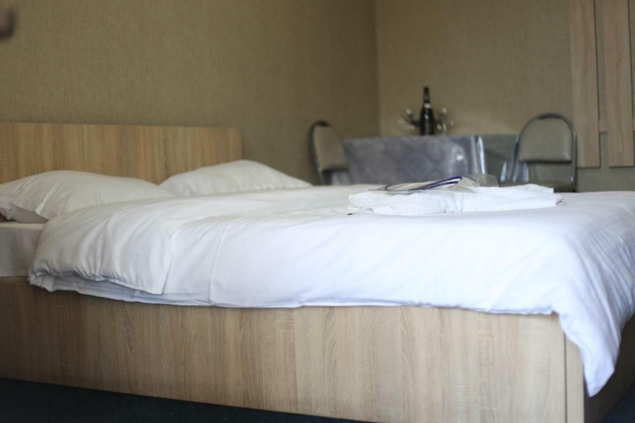 7 Star Bed & Breakfast Tbilisi ภายนอก รูปภาพ