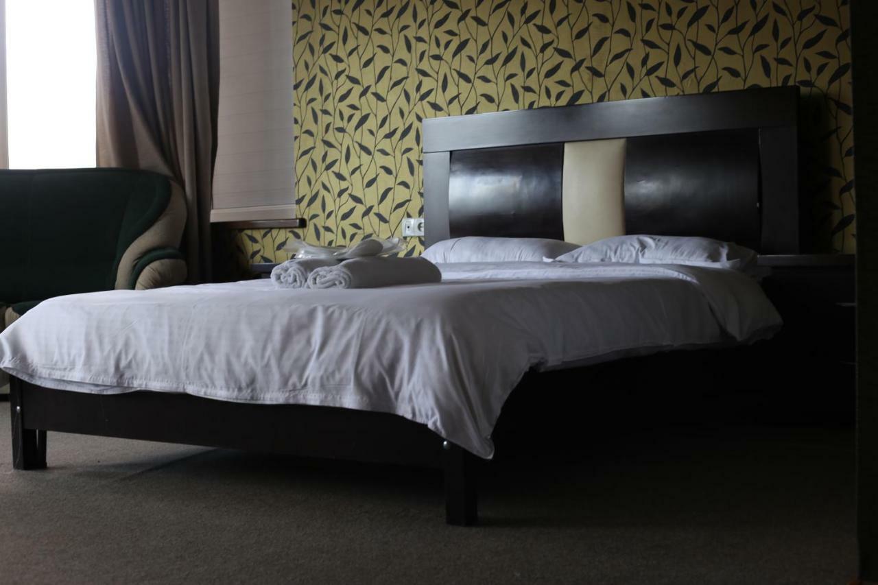 7 Star Bed & Breakfast Tbilisi ภายนอก รูปภาพ