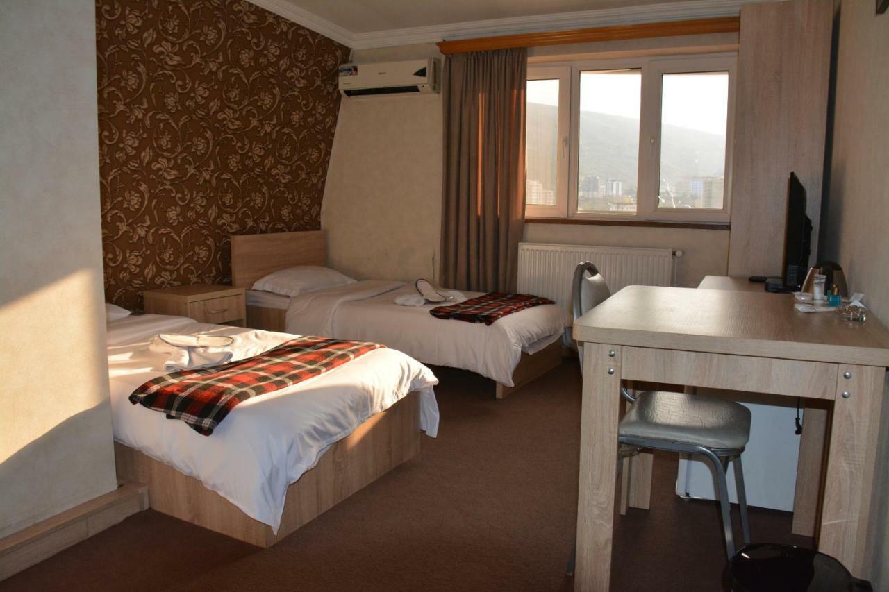 7 Star Bed & Breakfast Tbilisi ภายนอก รูปภาพ